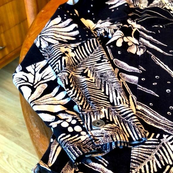 Chico’s button Jacket beautiful black and white patches of ferns leaves flowers - Picture 10 of 13